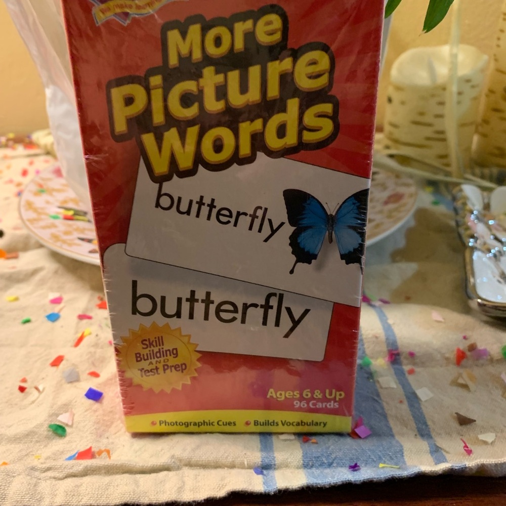 More Picture Words Card Set - Red Flash Card